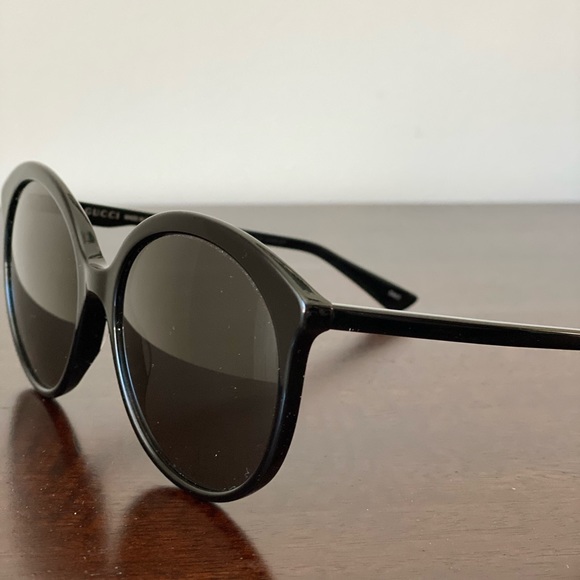 Authentic Gucci sunglasses - Picture 2 of 8